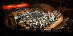 广青交是中国首个拥有“音乐季”的非职业青年交响乐团。图为第五个音乐季开幕音乐会现场 - 新浪广东