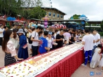 庆国庆！东莞隐贤山庄推出6米大型蛋糕，与游客共唱《歌唱祖国》 - News.Timedg.Com