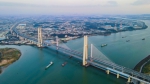 太美了！广州南沙港铁路跨西江斜拉桥穿上“新衣” - 广东大洋网
