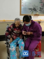 新春走基层 | “把他们看成自己的父母长辈”，护理院护工耐心细致照料老人 - News.Timedg.Com