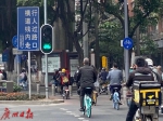 非机动车过街有了专属信号灯！广州中心城区设8个试点路口 - 广东大洋网