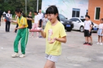 趣味体育竞赛中孩子的笑脸打动人心 - 新浪广东