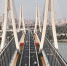高峰期通畅驶过洛溪大桥，车主：有点不习惯 - 广东大洋网