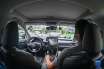 　　一辆由小马智行运营的自动驾驶出租车行驶在广州南沙道路上（6月15日摄）。新华社记者刘大伟摄 - 新浪广东