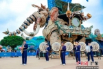 机械巨象“超级猛犸”正在珠海长隆海洋王国首秀。 作者 邓泳怡 - 中国新闻社广东分社主办