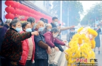 东莞横沥启动60多场春节旅游活动传承百年牛墟文化。图为活动现场 作者 李纯 - 中国新闻社广东分社主办