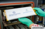 深圳先进院孵化企业开发的50Ah宽温域电池单体 作者 林一程 - 中国新闻社广东分社主办